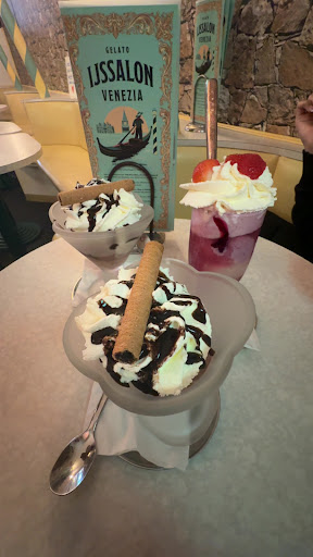 Italian ice cream parlor "Venezia" · Foto’s 27