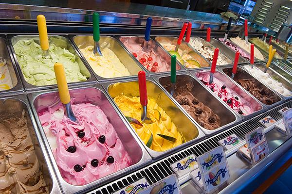 Italian ice cream parlor "Venezia" · Foto’s 22