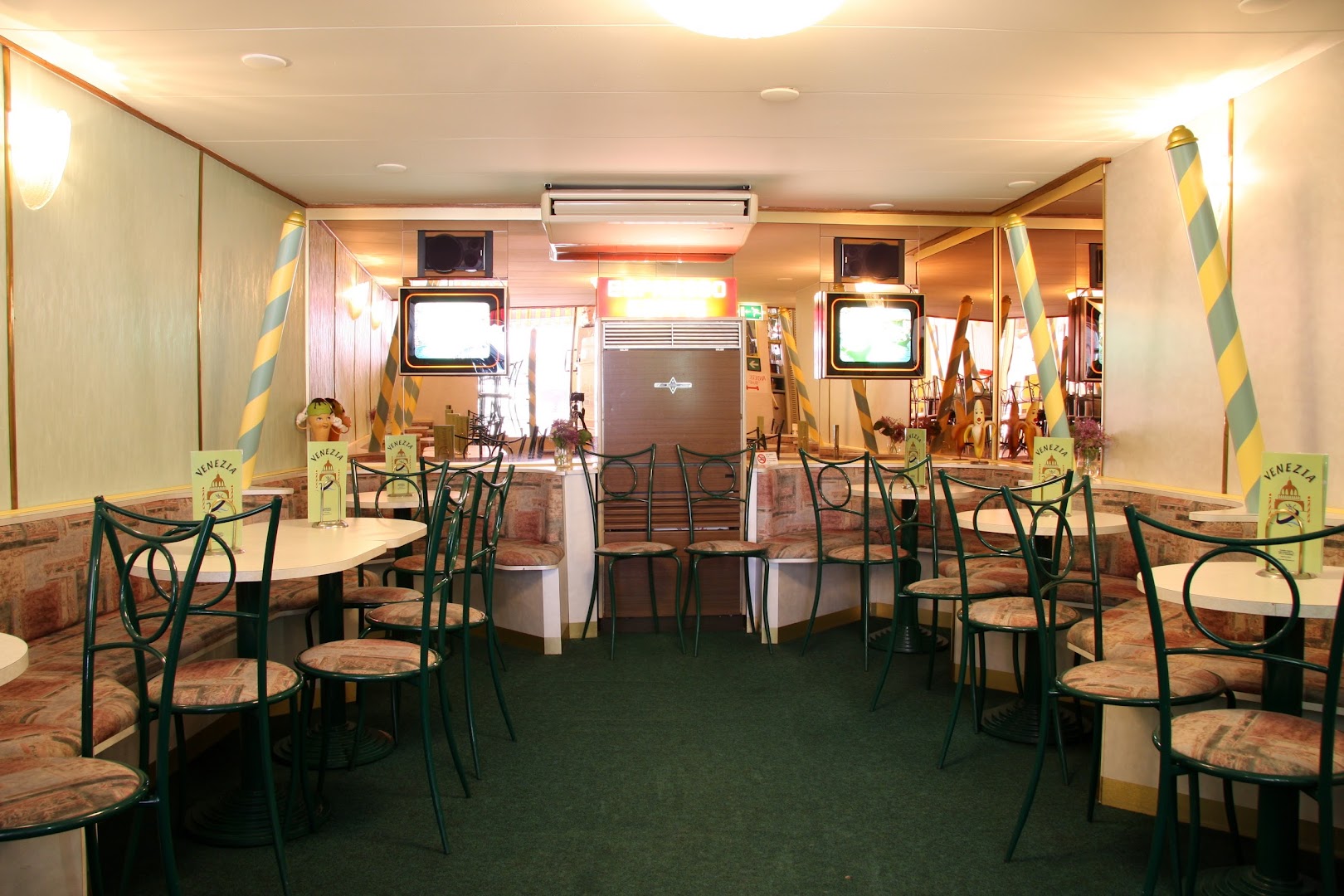 Italian ice cream parlor "Venezia" · Foto’s 3